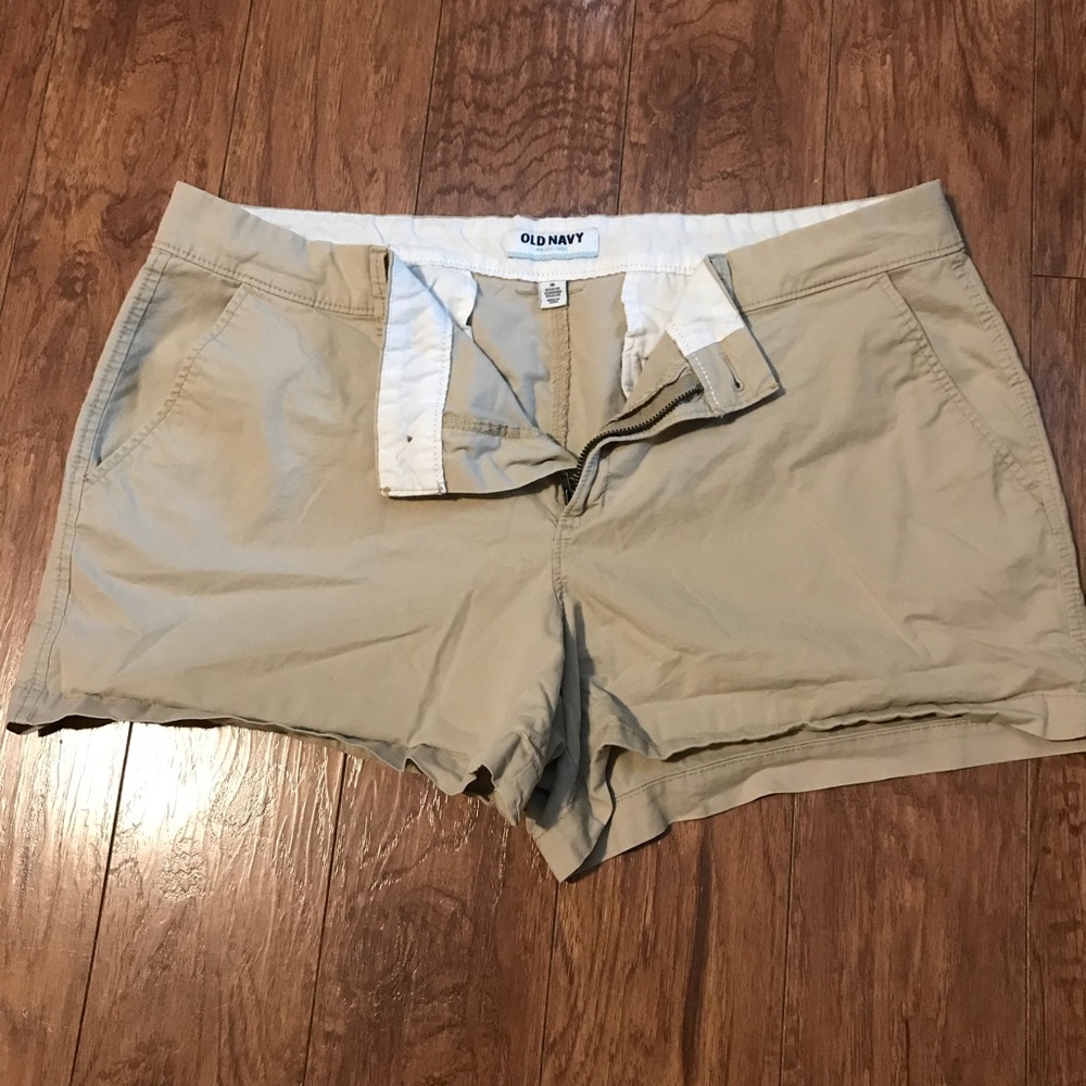 WEDDING SALE Old Navy Khaki Shorts Size 16
